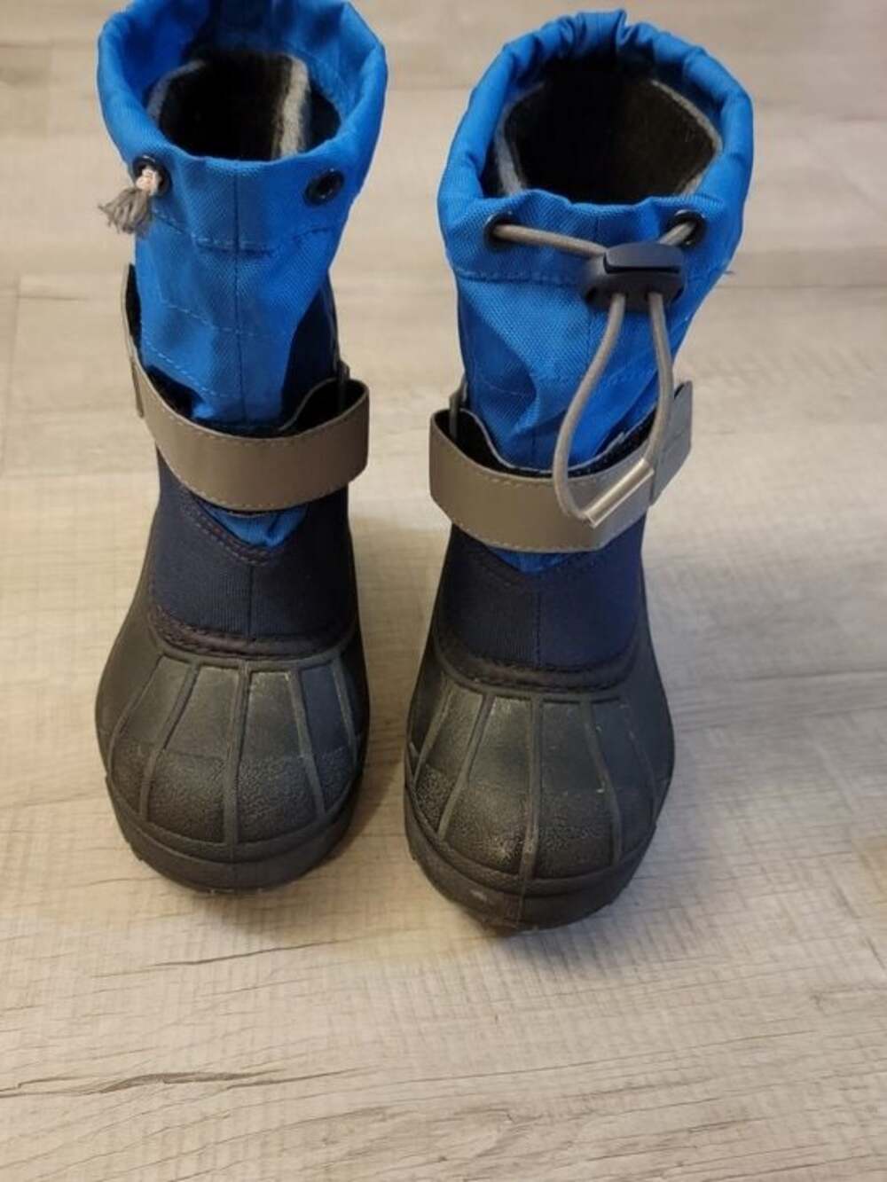 Columbia Kids Blue and Black Snow Boots with Tan Strap